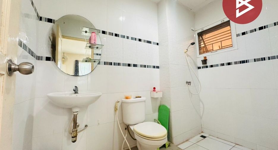 Casa en venta de 3 habitaciones en Phutthamonthon, Nakhon Pathom