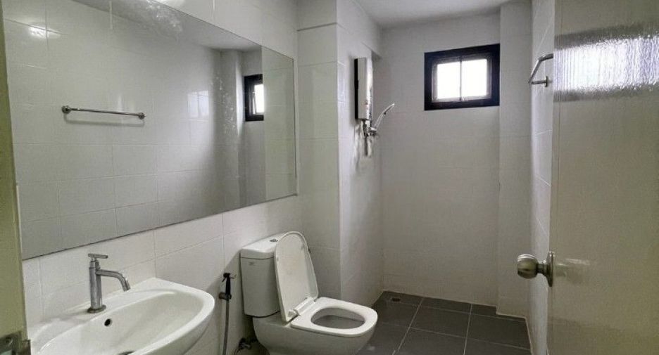 For sale 3 bedrooms townhouse in Bang Phli, Samut Prakan