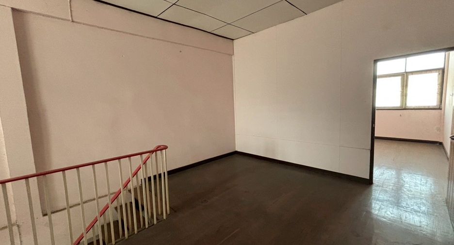 For rent retail Space in Mueang Lamphun, Lamphun