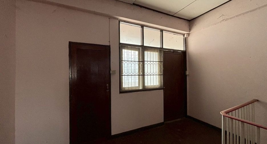 For rent retail Space in Mueang Lamphun, Lamphun