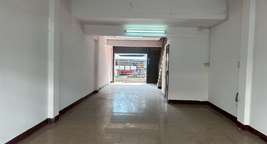 For rent retail Space in Mueang Lamphun, Lamphun