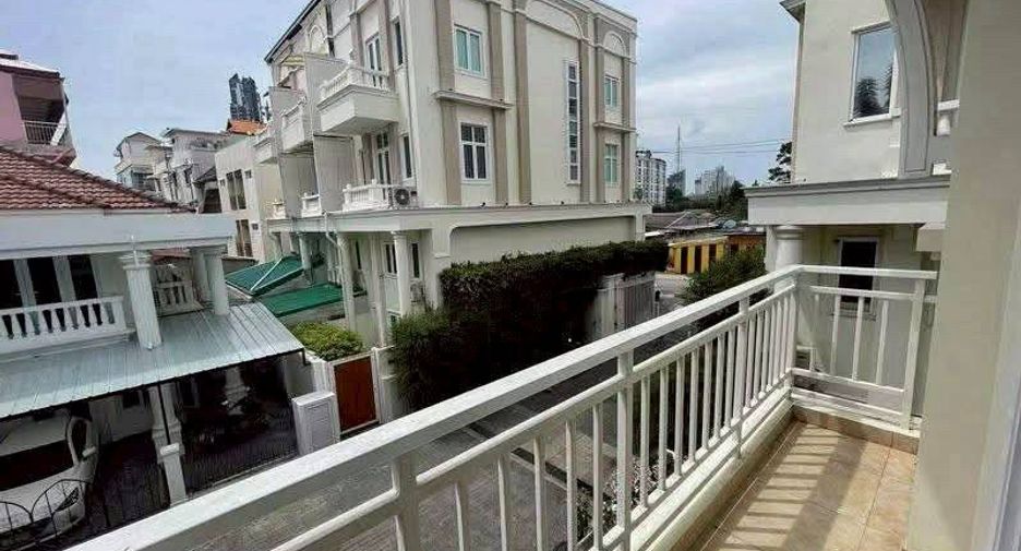 For rent 3 bedrooms house in Bang Lamung, Chonburi