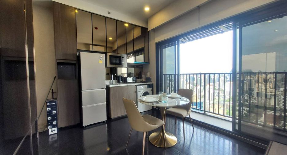 À louer 2 chambres condo à Watthana, Bangkok