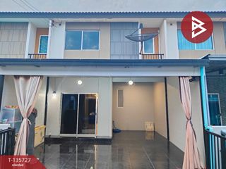 For sale 4 bedrooms townhouse in Bang Pakong, Chachoengsao