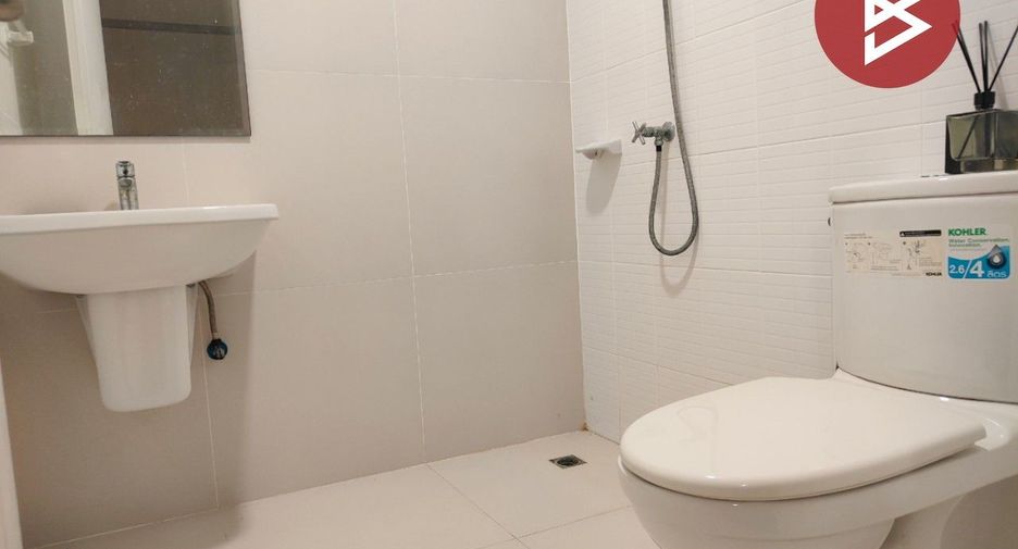 For sale 4 bedrooms townhouse in Bang Pakong, Chachoengsao