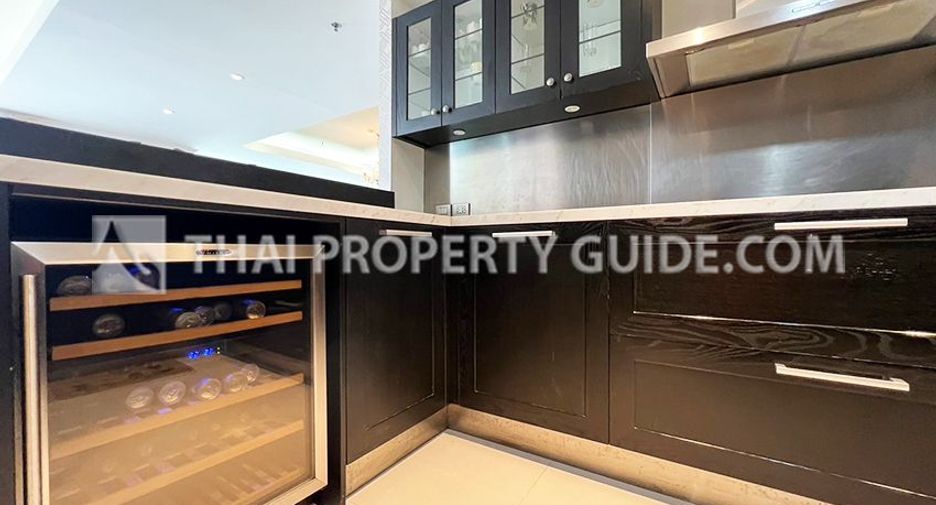 For rent 3 bedrooms condo in Watthana, Bangkok