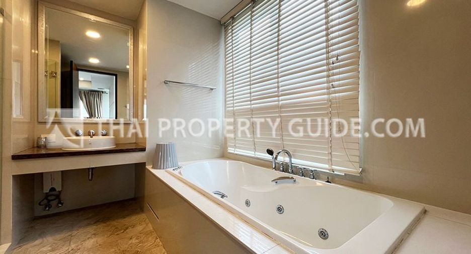 For rent 3 bedrooms condo in Watthana, Bangkok