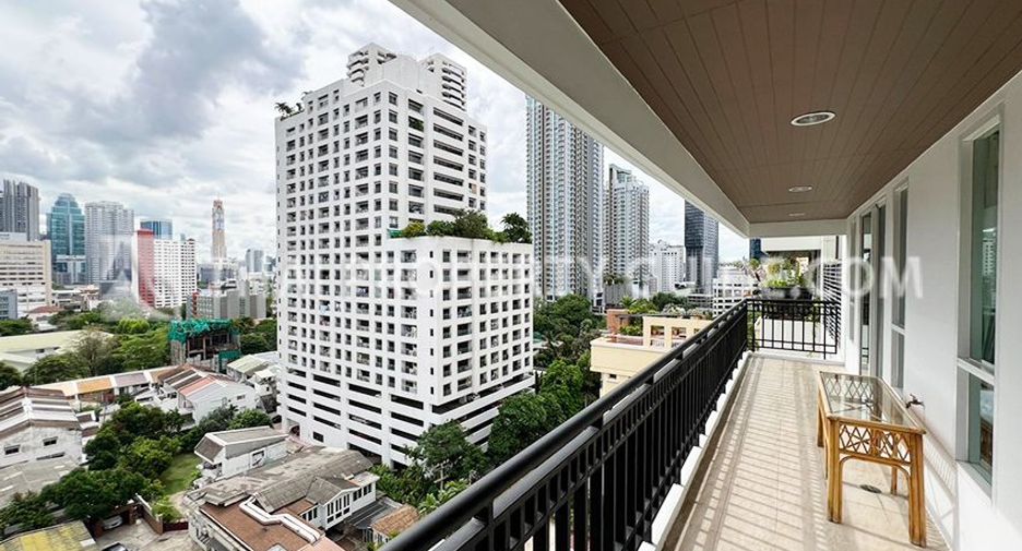 For rent 3 bedrooms condo in Watthana, Bangkok