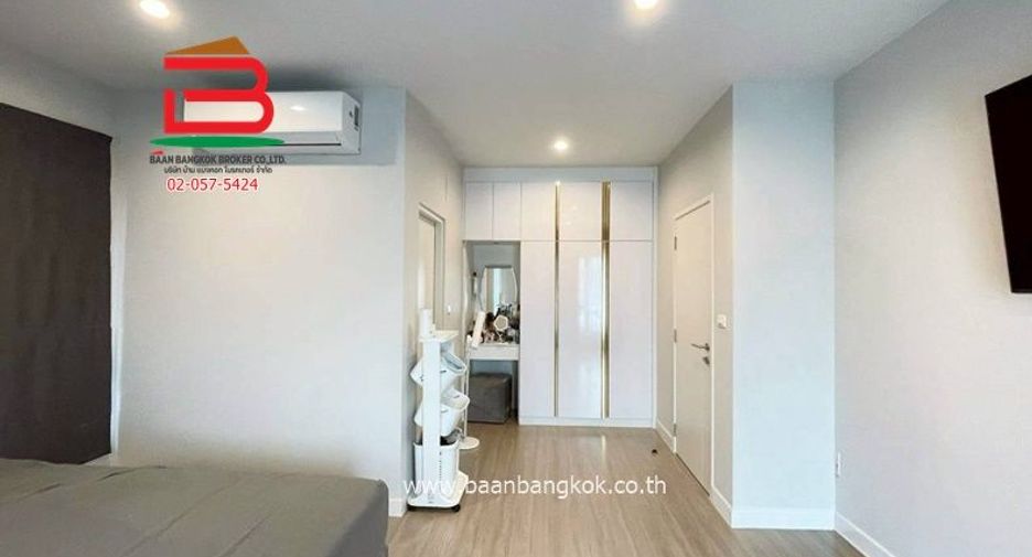 For rent そして for sale 4 ベッドルーム house in Mueang Pathum Thani, Pathum Thani