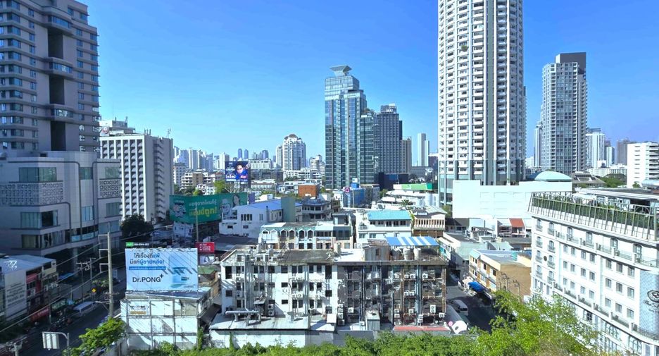 For sale 2 ベッドルーム condo in Khlong Toei, Bangkok