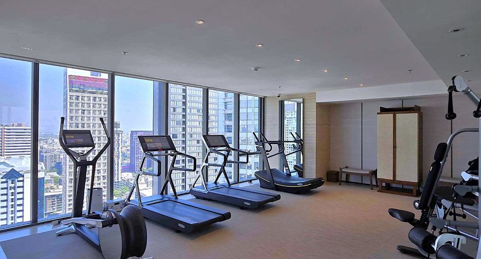 For sale 2 ベッドルーム condo in Khlong Toei, Bangkok