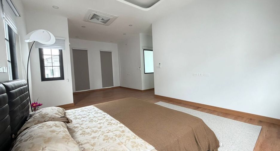 For rent 5 bedrooms villa in Bang Lamung, Chonburi