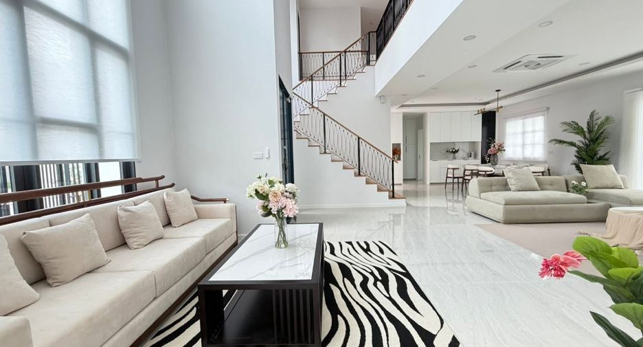 For rent 5 bedrooms villa in Bang Lamung, Chonburi