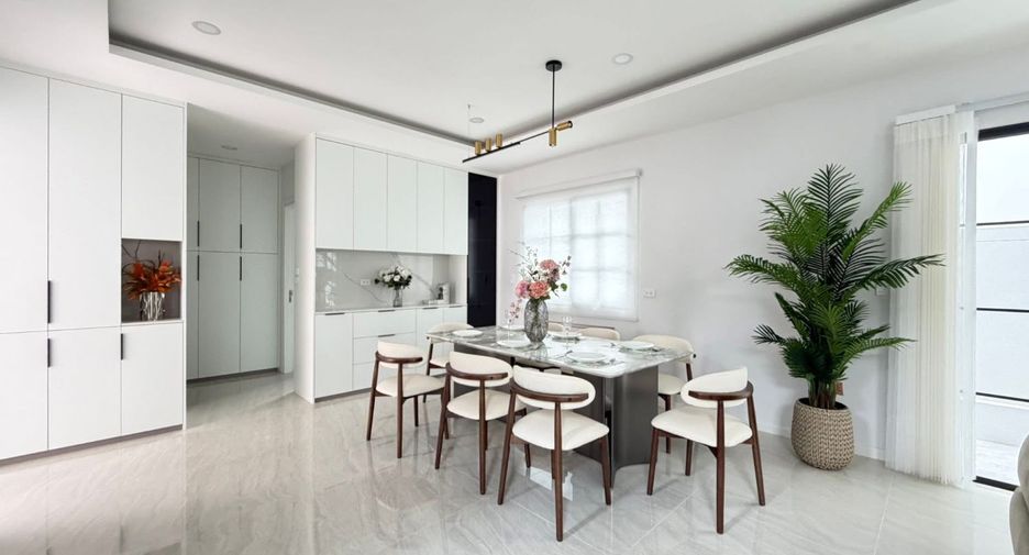 For rent 5 bedrooms villa in Bang Lamung, Chonburi