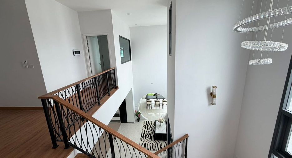 For rent 5 bedrooms villa in Bang Lamung, Chonburi