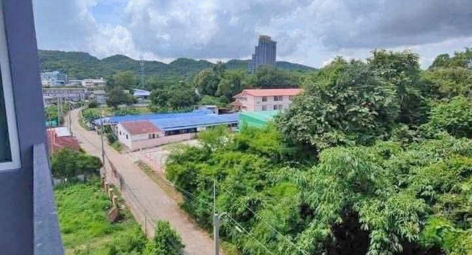 For sale 1 bed condo in Si Racha, Chonburi