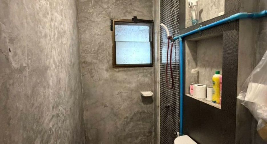 Casa adosada en venta de 2 habitaciones en Bueng Kum, Bangkok