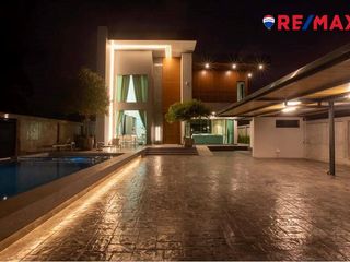 For sale 4 bedrooms house in Na Jomtien, Pattaya