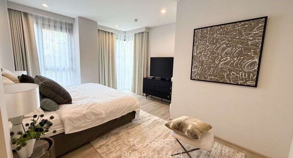 For rent 3 bedrooms condo in Huai Khwang, Bangkok