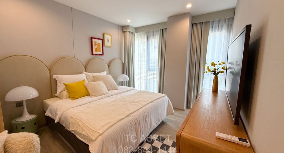 For rent 3 bedrooms condo in Huai Khwang, Bangkok