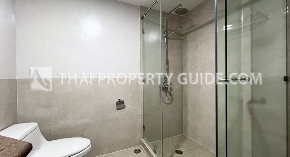 Condo en alquiler de 3 habitaciones en Watthana, Bangkok