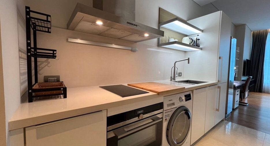 For rent 1 bed condo in Pathum Wan, Bangkok