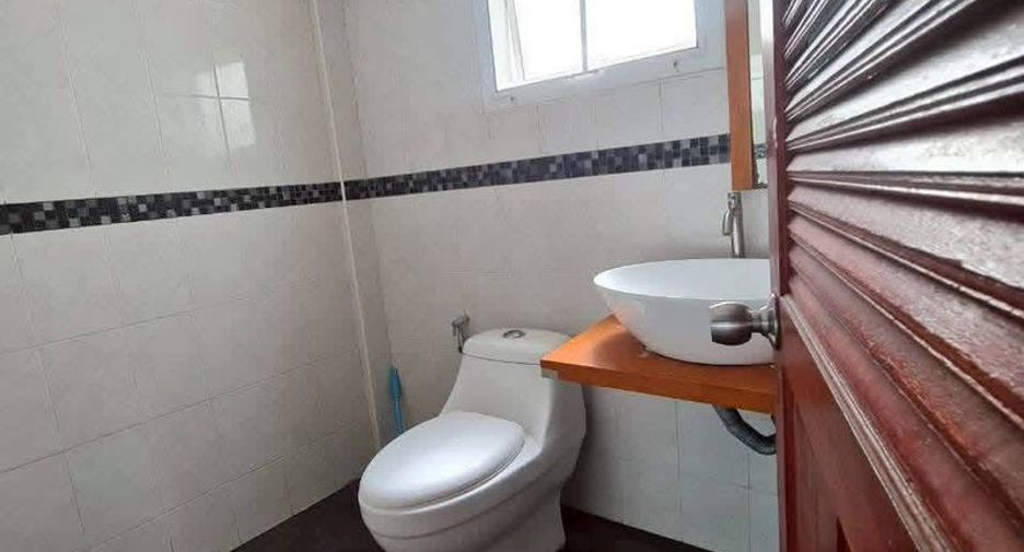 For sale 8 bedrooms apartment in Sattahip, Chonburi