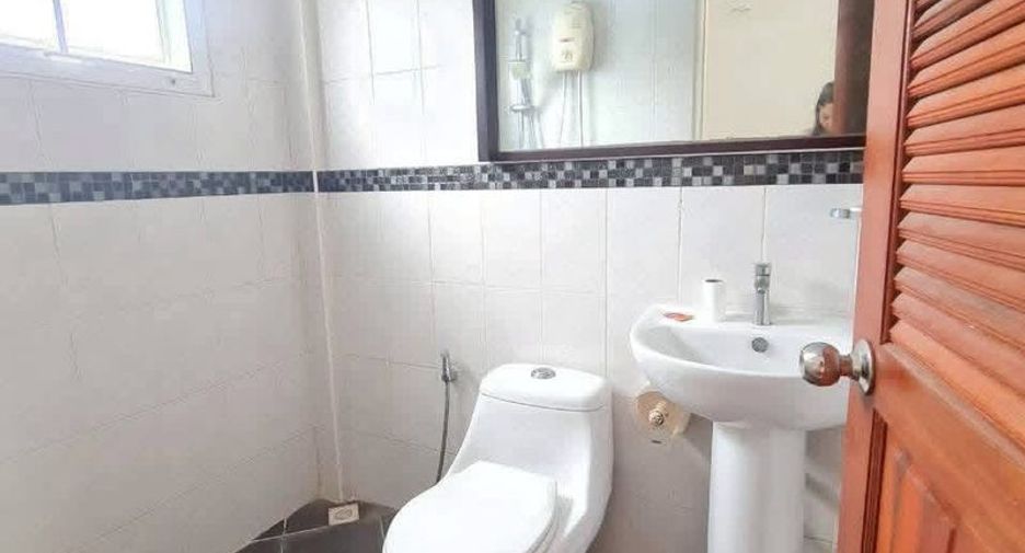 For sale 8 bedrooms apartment in Sattahip, Chonburi