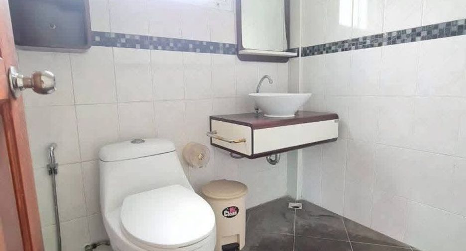 For sale 8 bedrooms apartment in Sattahip, Chonburi