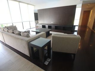 Condo en alquiler de 3 habitaciones en Khlong Toei, Bangkok