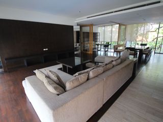 Condo en alquiler de 3 habitaciones en Khlong Toei, Bangkok