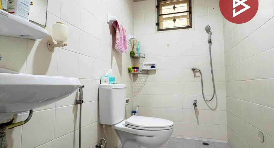 À vendre 3 chambres maison de ville à Bang Bua Thong, Nonthaburi