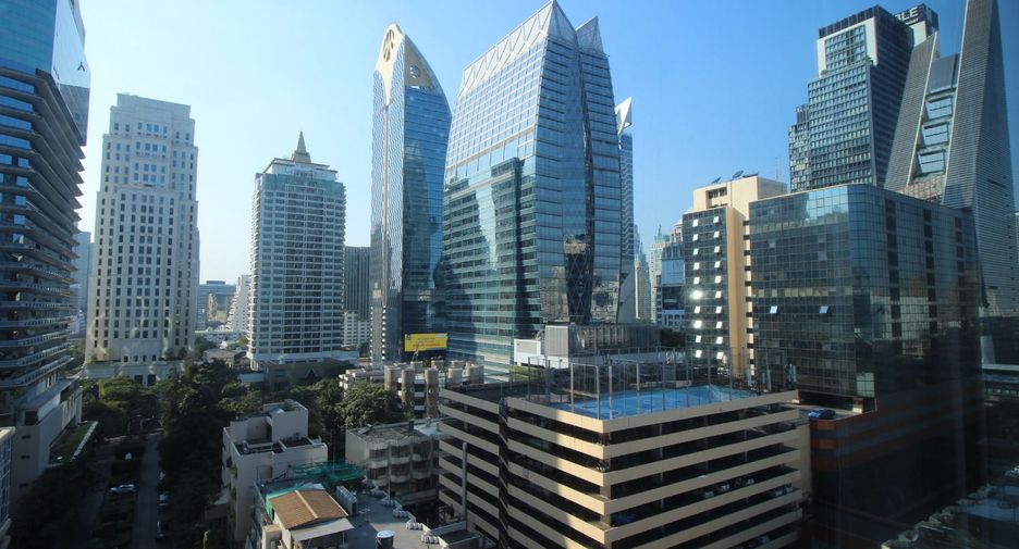 For rent 3 bedrooms condo in Pathum Wan, Bangkok