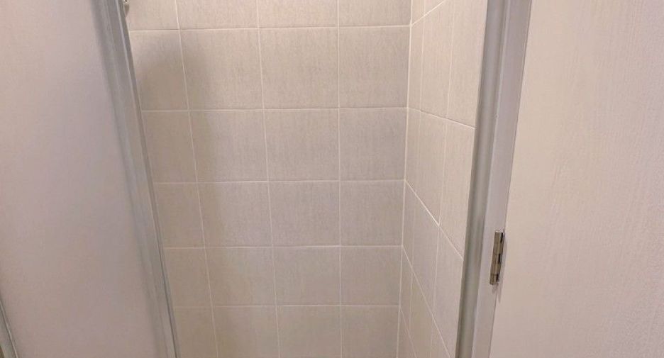 For sale 1 bed condo in Chom Thong, Bangkok