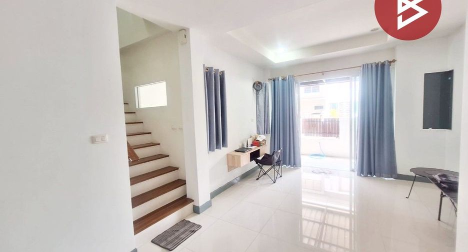 For sale 3 bedrooms townhouse in Mueang Samut Prakan, Samut Prakan