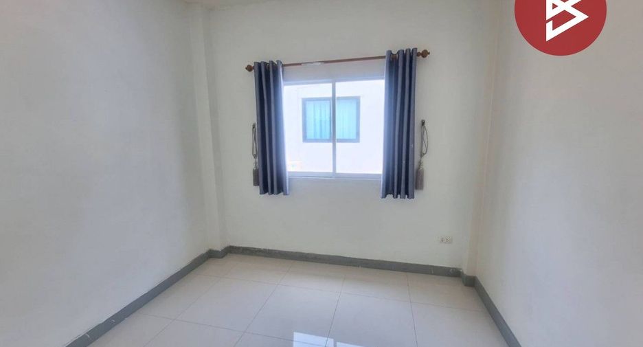 For sale 3 bedrooms townhouse in Mueang Samut Prakan, Samut Prakan