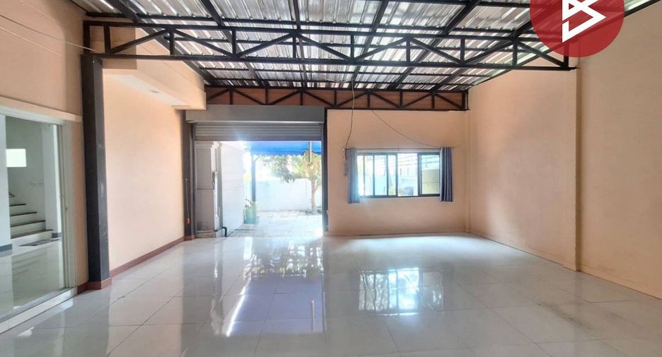 For sale 3 bedrooms townhouse in Mueang Samut Prakan, Samut Prakan
