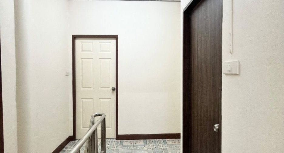 Casa adosada en venta de 4 habitaciones en Mueang Nonthaburi, Nonthaburi