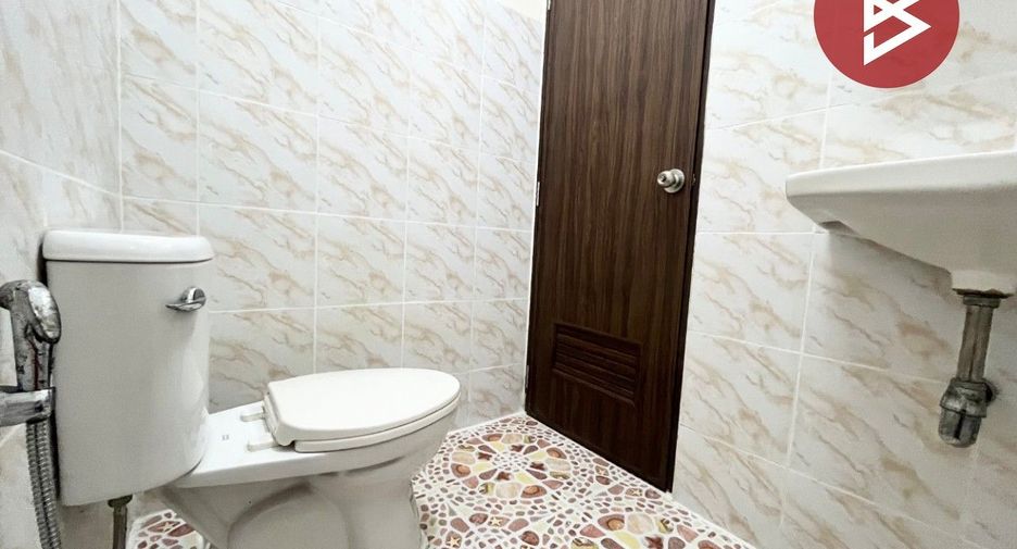 Casa adosada en venta de 4 habitaciones en Mueang Nonthaburi, Nonthaburi