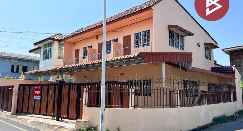 Casa adosada en venta de 4 habitaciones en Mueang Nonthaburi, Nonthaburi