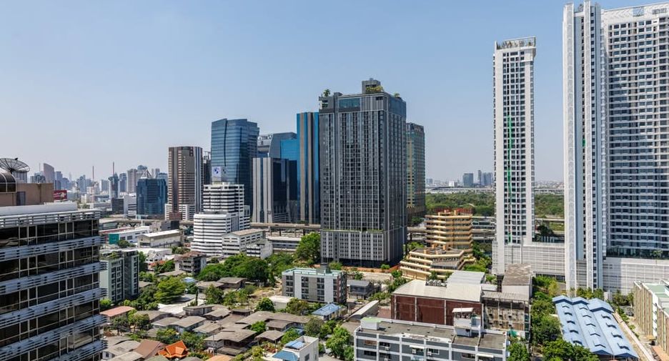 For rent 2 bedrooms condo in Chatuchak, Bangkok