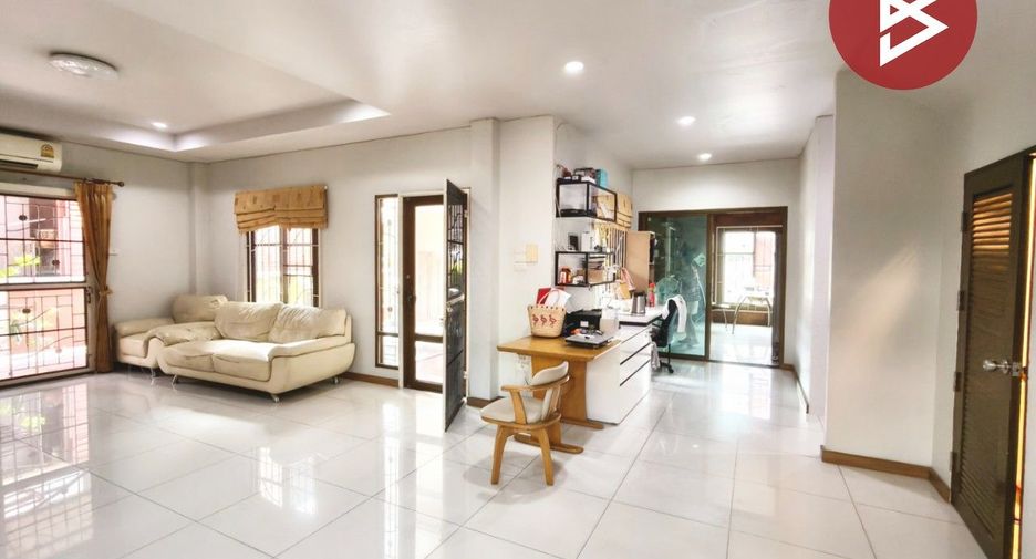 For sale 3 bedrooms house in Mueang Chon Buri, Chonburi