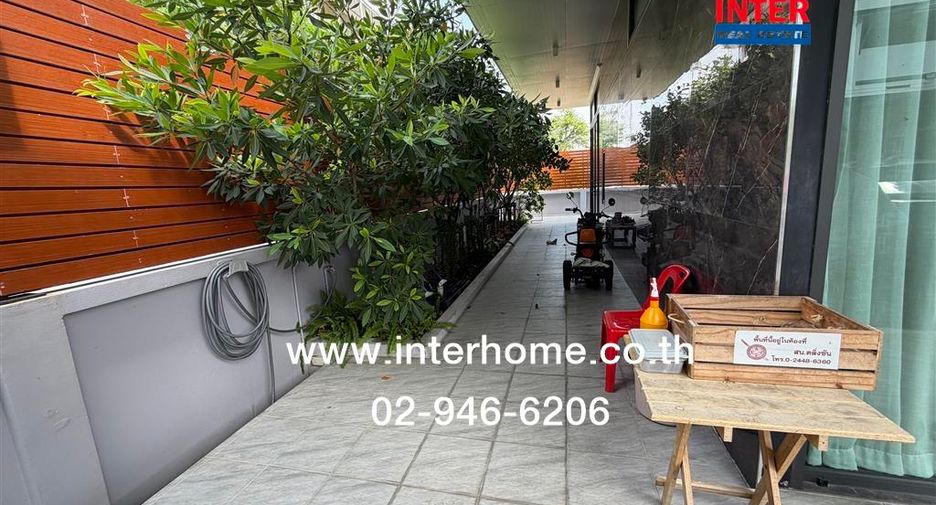 Almacén en venta de 3 habitaciones en Taling Chan, Bangkok