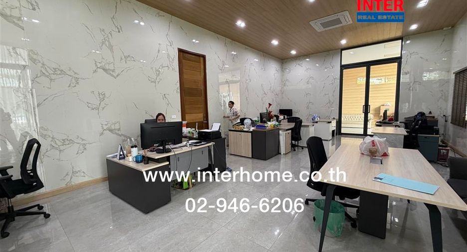 Almacén en venta de 3 habitaciones en Taling Chan, Bangkok