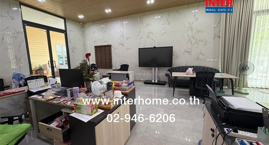 Almacén en venta de 3 habitaciones en Taling Chan, Bangkok
