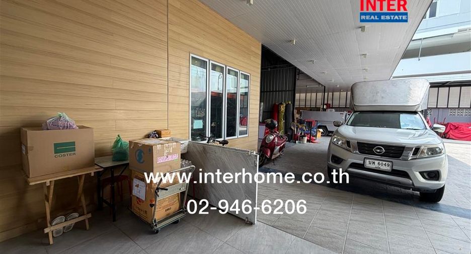 Almacén en venta de 3 habitaciones en Taling Chan, Bangkok