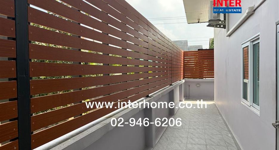 Almacén en venta de 3 habitaciones en Taling Chan, Bangkok