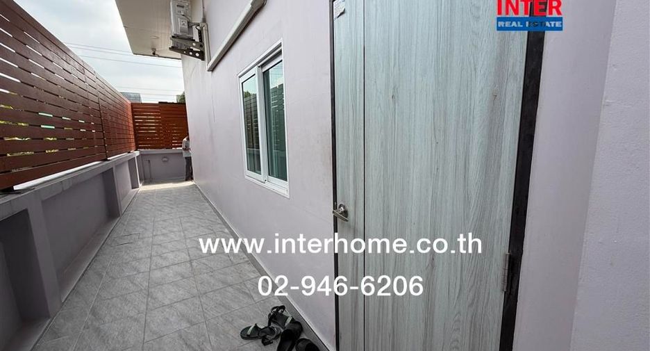 Almacén en venta de 3 habitaciones en Taling Chan, Bangkok