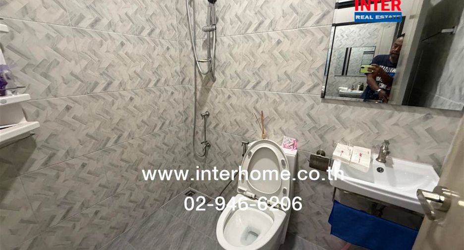 Almacén en venta de 3 habitaciones en Taling Chan, Bangkok