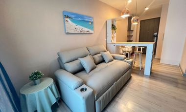 For rent 2 bedrooms condo in Huai Khwang, Bangkok